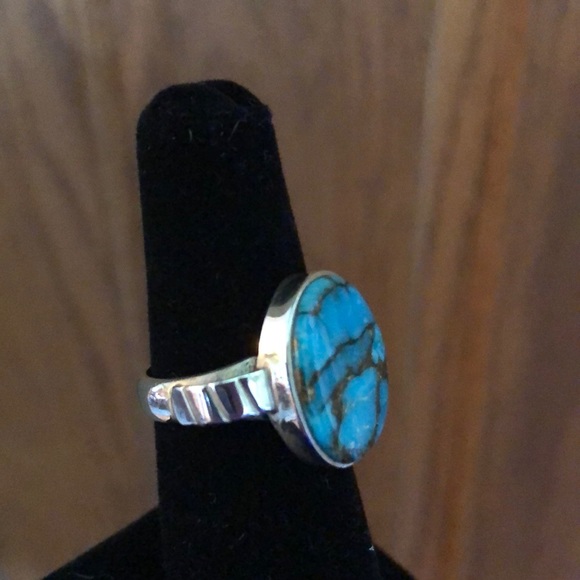 Larger Gold Veined Turquoise .925 Silver Ring - Picture 5 of 9